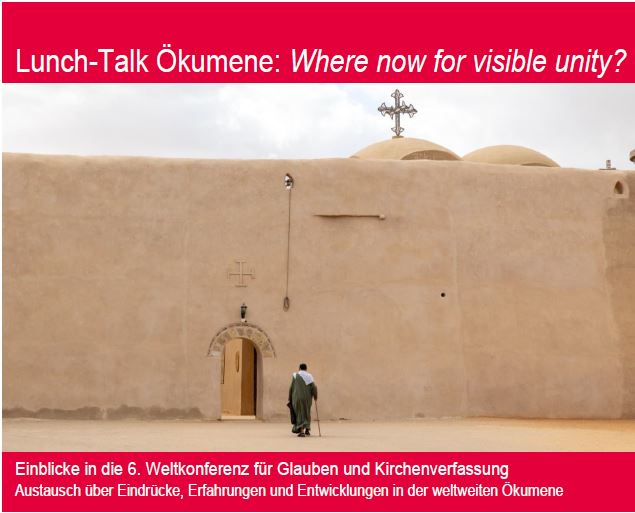 Hinter einer grossen Mauer mit der Tür sieht man das Dach einer Kirche, ein orientalisch gekleideter Mann steht vor der Tür